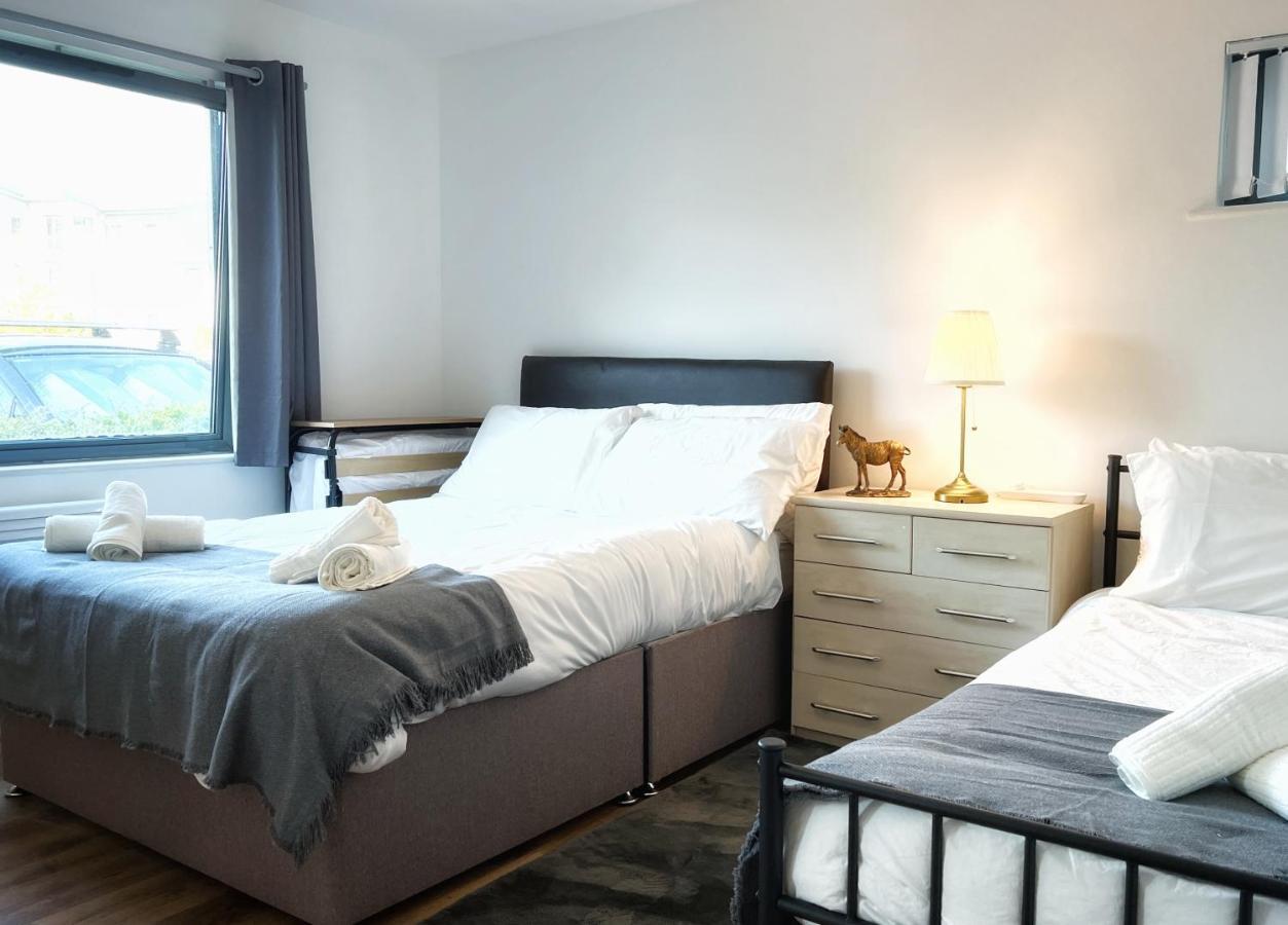 Retro Seaside Apt With Patio Apartment Swansea Ngoại thất bức ảnh