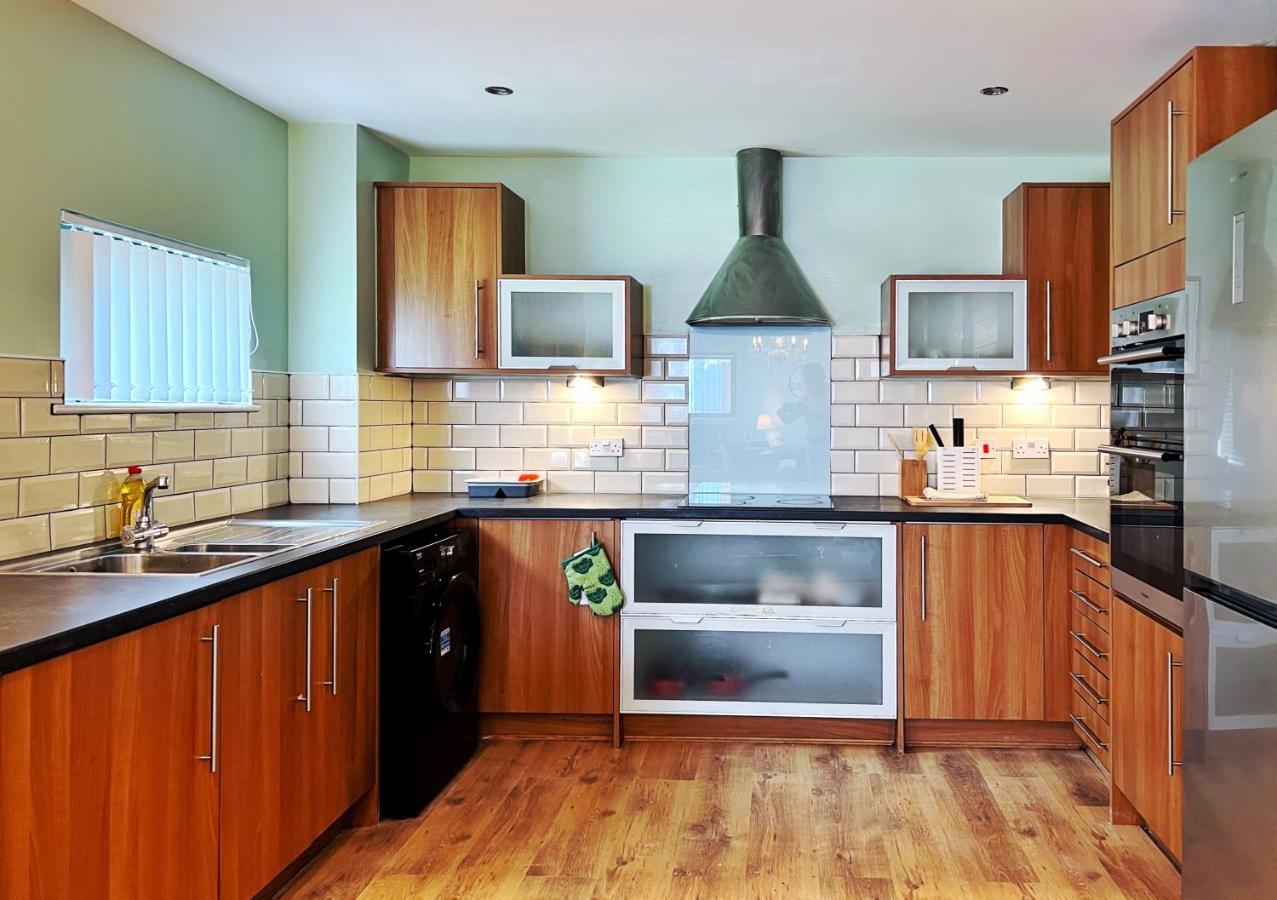 Retro Seaside Apt With Patio Apartment Swansea Ngoại thất bức ảnh